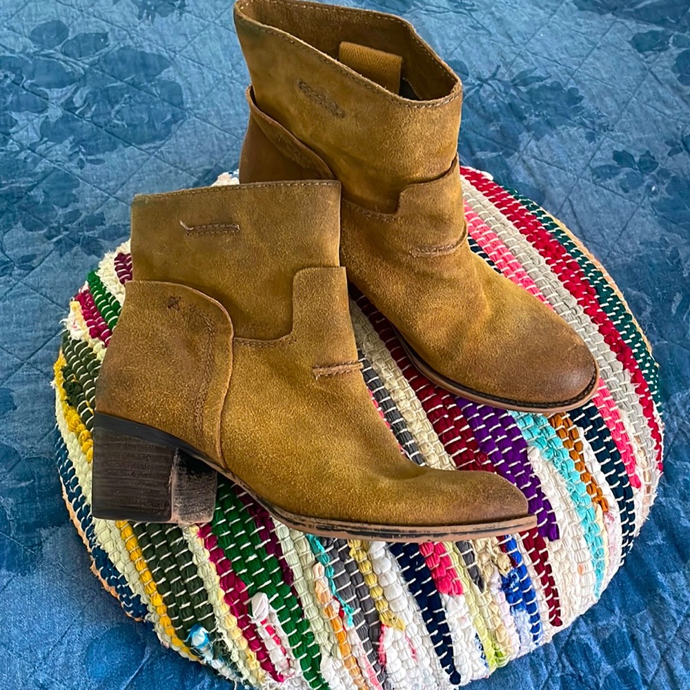 OTBT urban distressed ankle boots